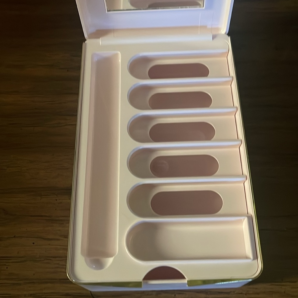 Vintage Mary Kay Makeup Cosmetic Holder - Picture 4 of 11